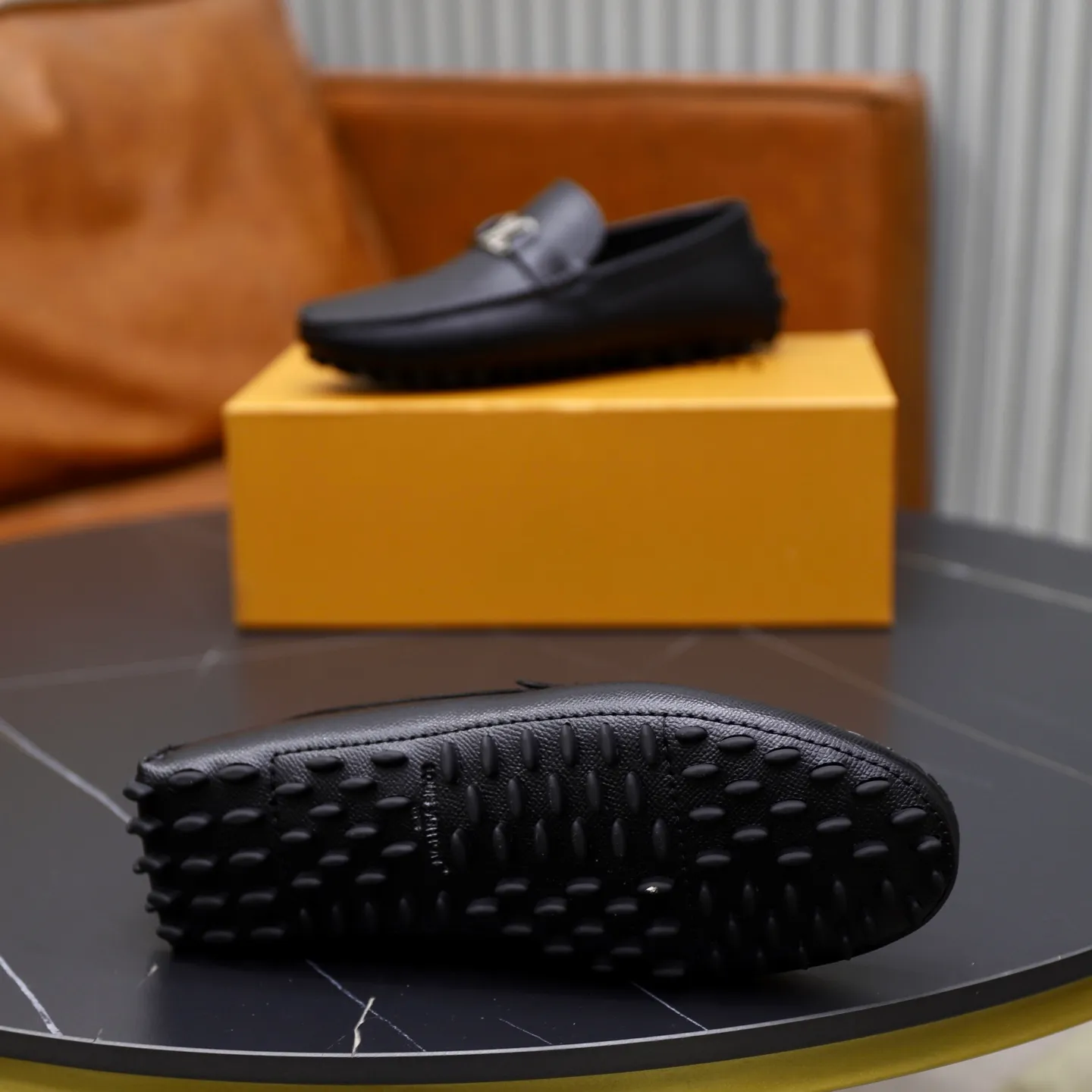 Ex-factory price: 480💰【LV】Louis Vuitton ⚠️High-end men’s driving and pedal series ⚠️38-44 (customized for 45) ⚠️All original cowhide leather! Thick and soft! Made entirely of calfskin lining! The latest non-slip beanie sole! Three-dimensional package technology! Fashionable and classic! Handicrafts! Original high quality! Feel free to compare!